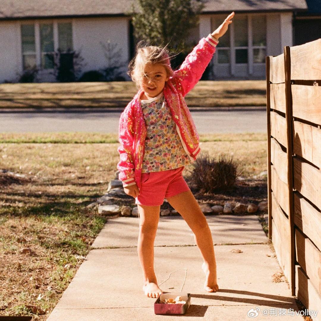 劳埃德和她的宝贝女儿。女排 美国女排