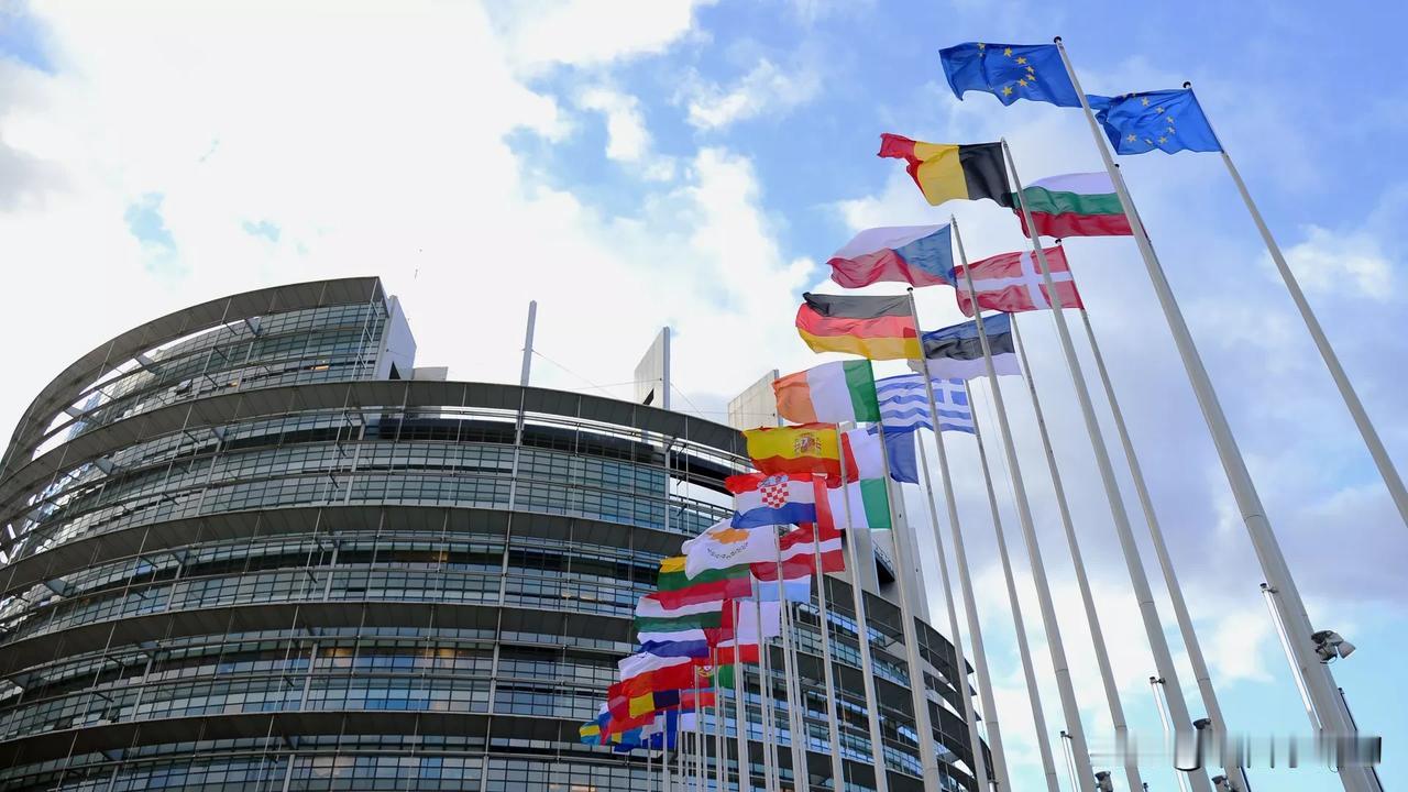 欧盟委员会没有放弃利用冻结俄资产援助乌克兰的想法

俄罗斯卫星通讯社布鲁塞尔 0