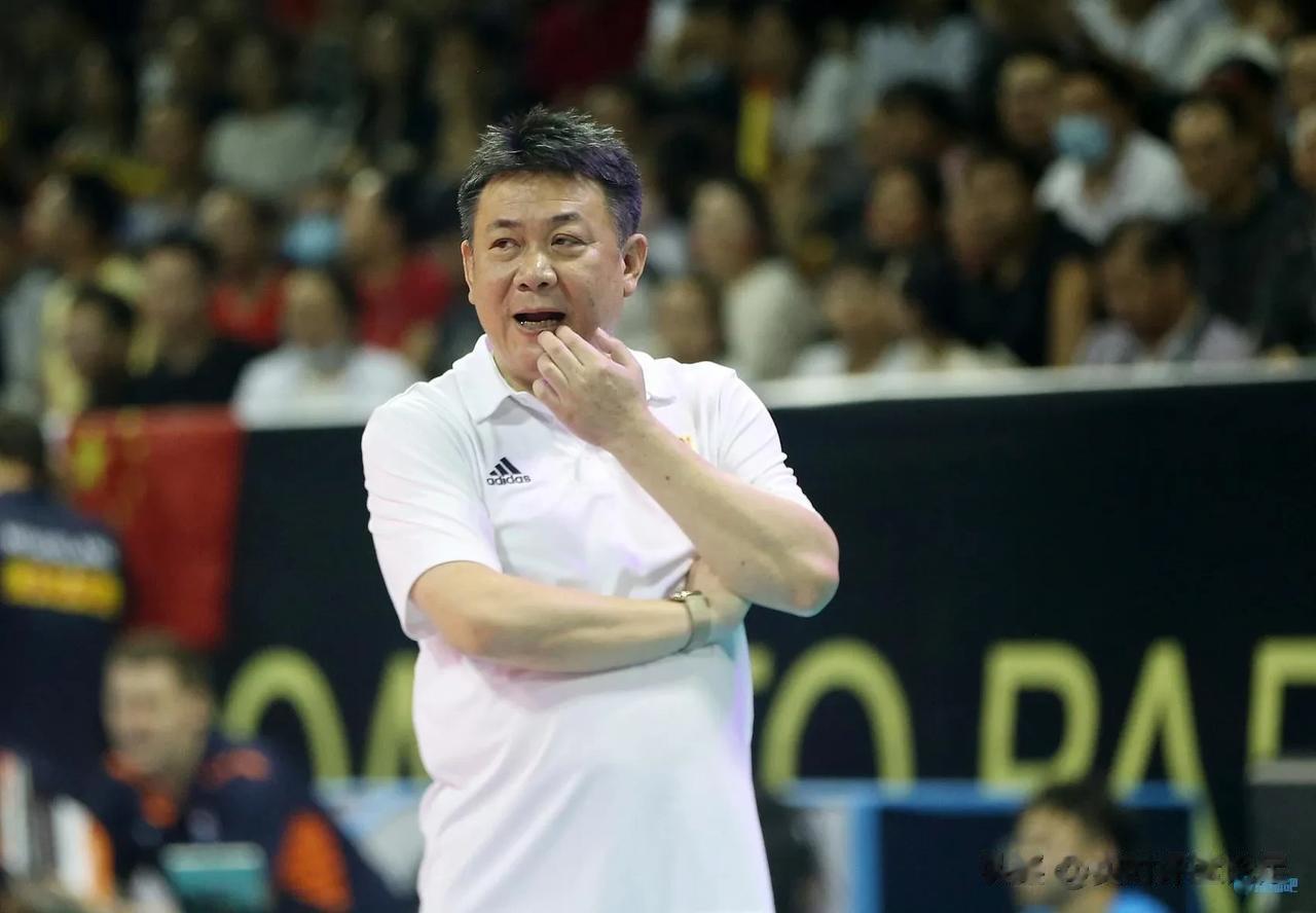 中国女排1-3多米尼加女排，提前无缘直通奥运，比赛有2个疑惑点

1.王王云蕗为