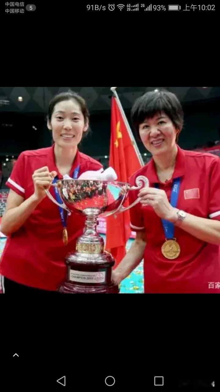 张常宁正式回归女排，全国球迷欢欣鼓舞。排超级联赛京苏季军战，第三局宝宝首发上场并