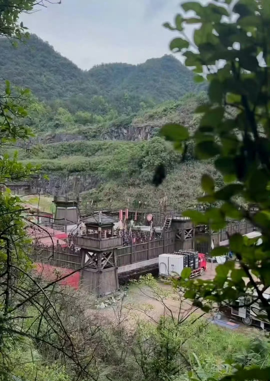 王鹤棣将门毒后台词听力测试早上起来还在rs，下家花大💰了，隔一座山都能录到王鹤