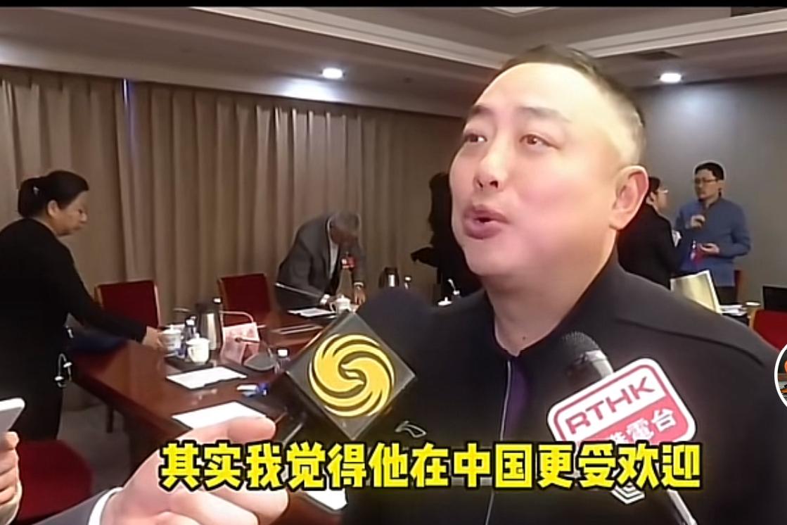 刘国梁说话很有水平，采访时被问道：樊振东在国外非常受欢迎，与在国内很有差距，记者