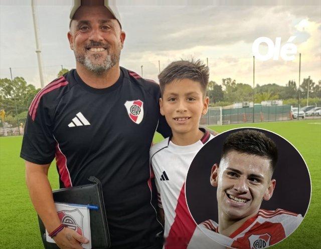 河床 埃切维里家族又有新成员加盟河床👦😄“小魔鬼”埃切维里的外甥乔纳森·罗梅