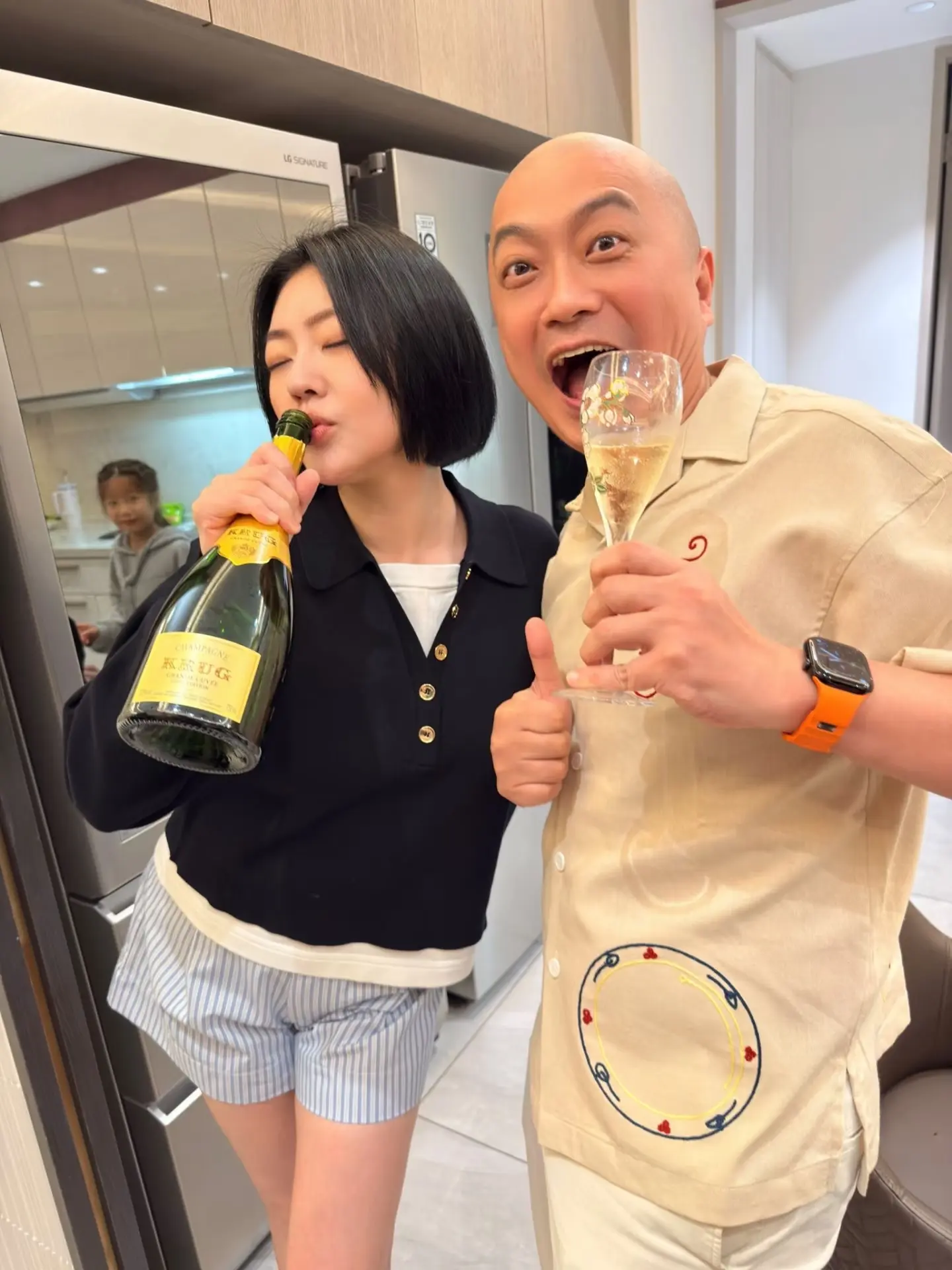 小s在光头paul家录节目。