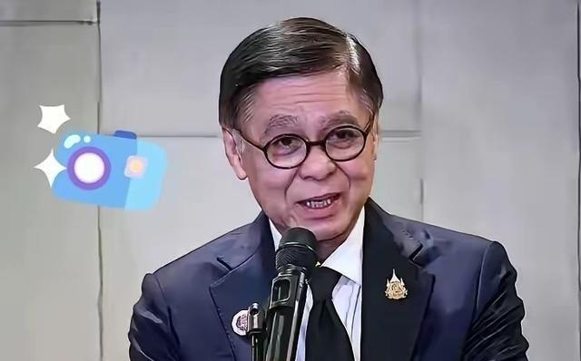 泰国副总理兼外交部长西哈萨罕见地批评了中国驻泰国大使。泰国副总理兼外长西哈萨公开