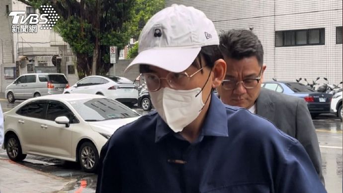 据台媒，黄子佼涉嫌购买、持有未成年性影像案件二审结果公布，法院判处其有期徒刑1年