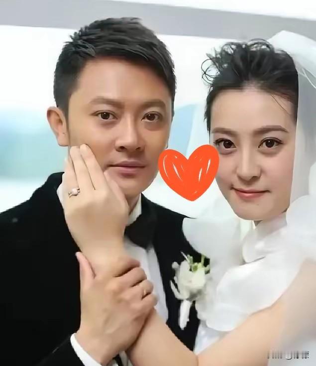 2015年的这场婚礼，曾被无数人称作娱乐圈的幸福范本。

当红演员印小天邂逅了看