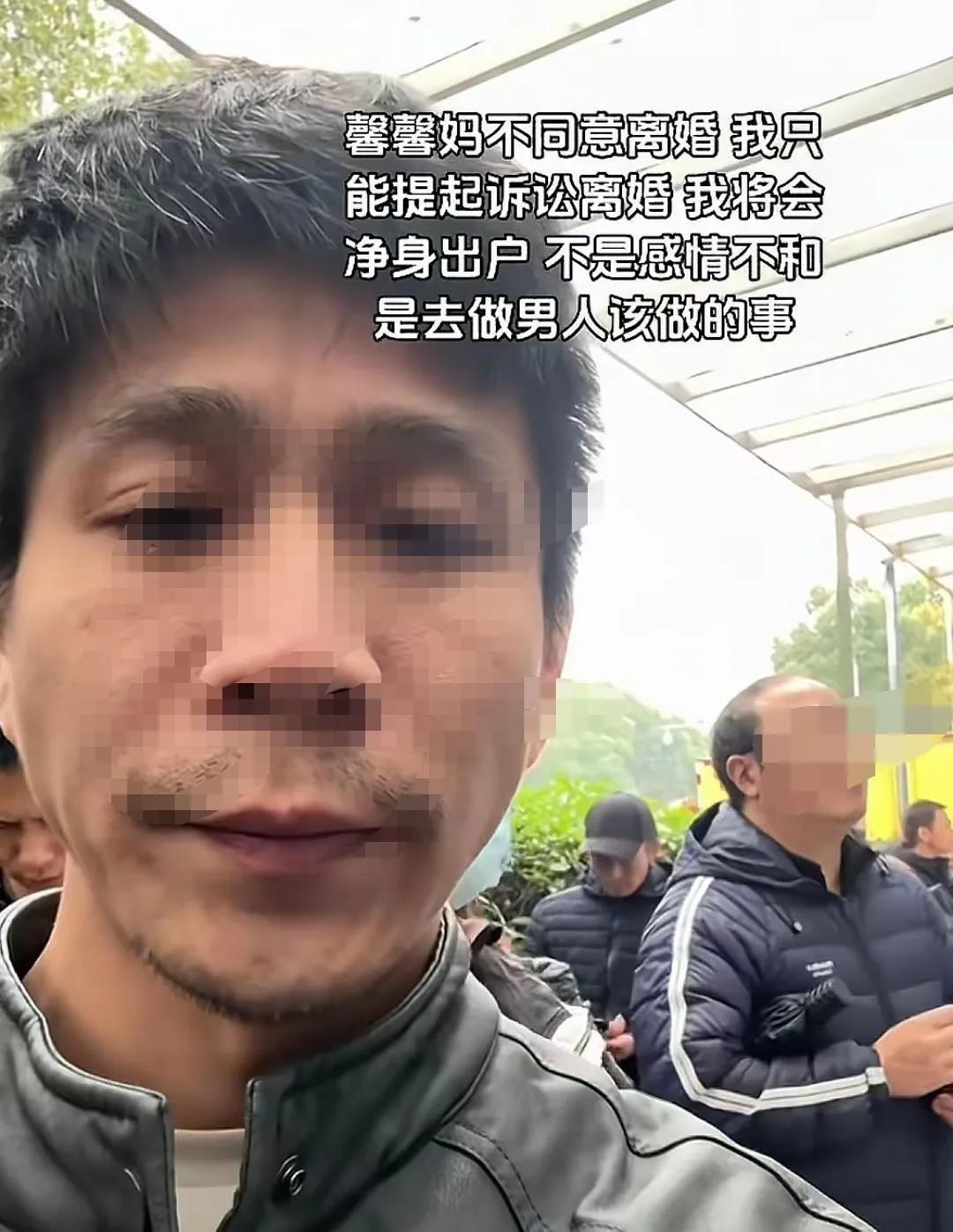 现在的人真的太可怕了，这个父亲可怕，这些网友更可怕。上海一个6年级的中学生早读课