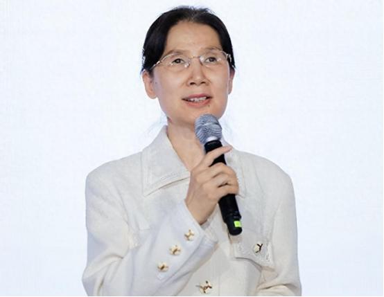 中科院教授杨佳：29岁双目突然失明，遭失明被丈夫和孩子无情抛弃，丈夫携女儿人间蒸