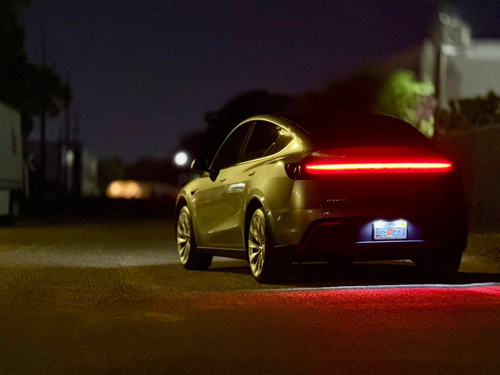 12月31日，马斯克发文确认：特斯拉Model Y连续第三年正式成为全球最畅销汽