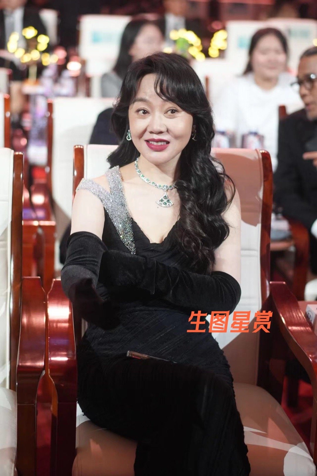 闫妮姚晨相聚北影节闭幕式，梦回武林外传 ​​​