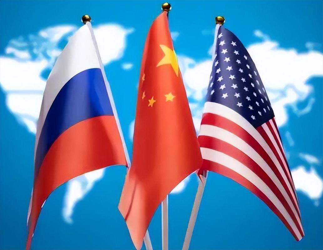 中俄应让美在对伊战争上摔一大跤！让特不靠谱拍拍灰尘从泥地上爬起来，一脸尴尬看看四