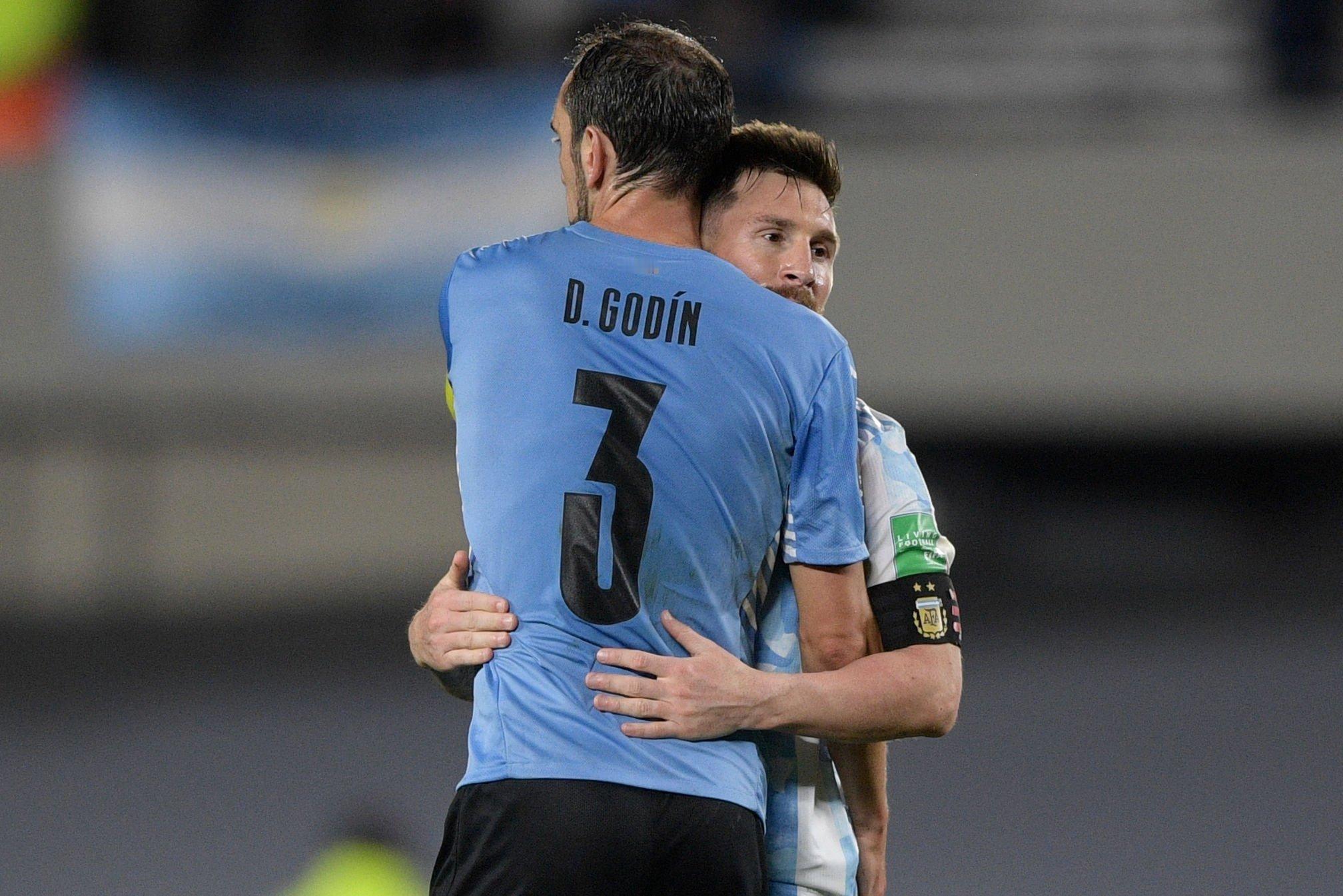 💬当格列兹曼计划转会到巴塞罗那时，你和他谈过吗？戈丁🎙️：“在他转会之前和之