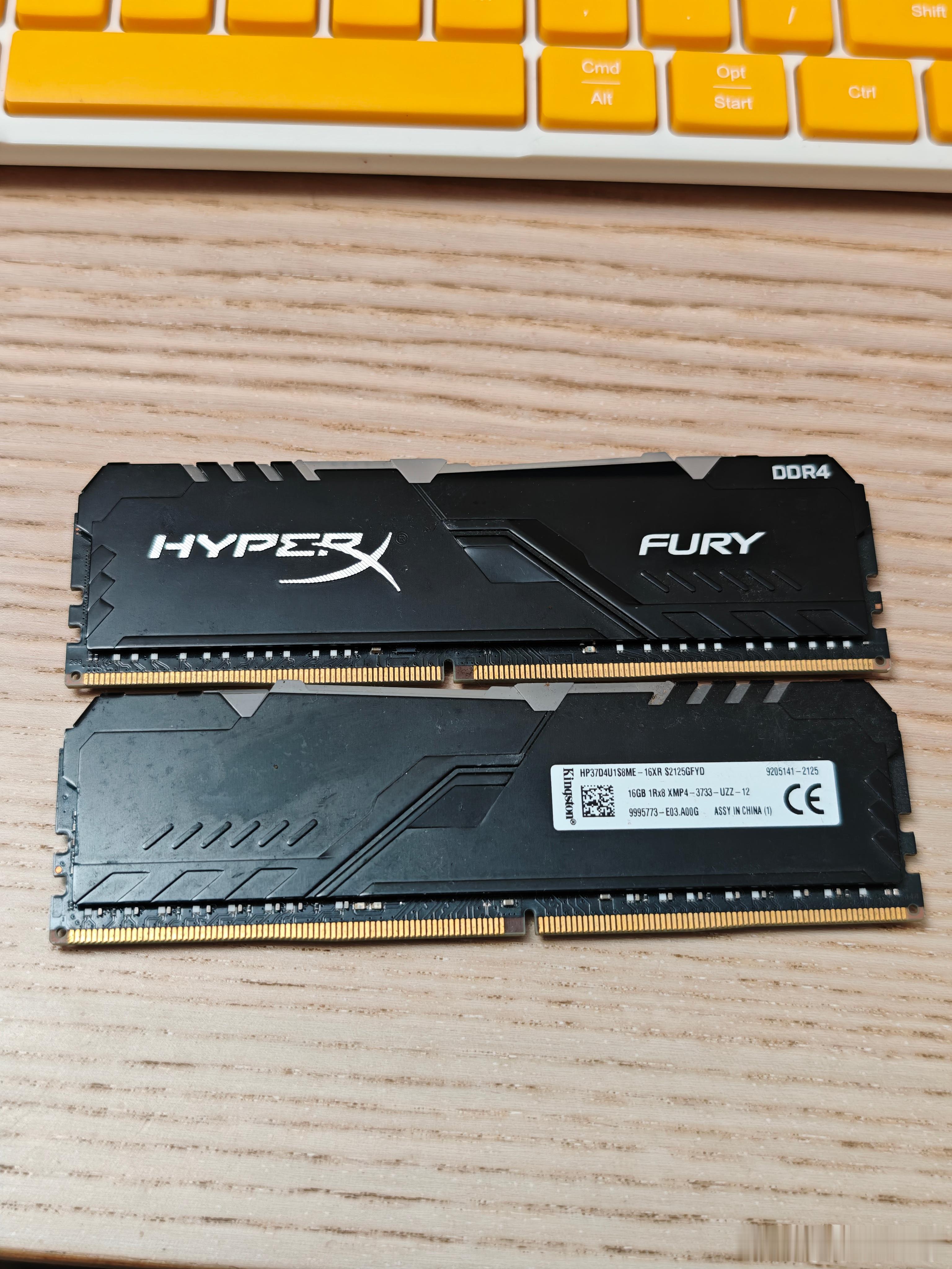 为什么我闲置的内存是DDR4?悔啊 ​​​