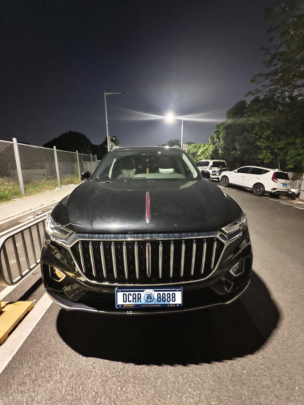 5万块圆“国车”梦？二手红旗H5经典，面子给了里子你得忍！
兄弟们，今天聊一台自