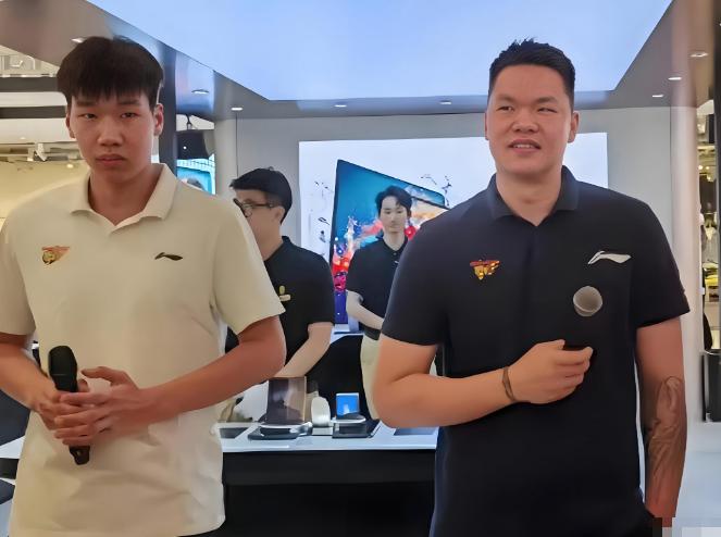 当初执意离开广东男篮，如今在NBL都打不上主力？彭士峻的决定让人唏嘘
最近一场对