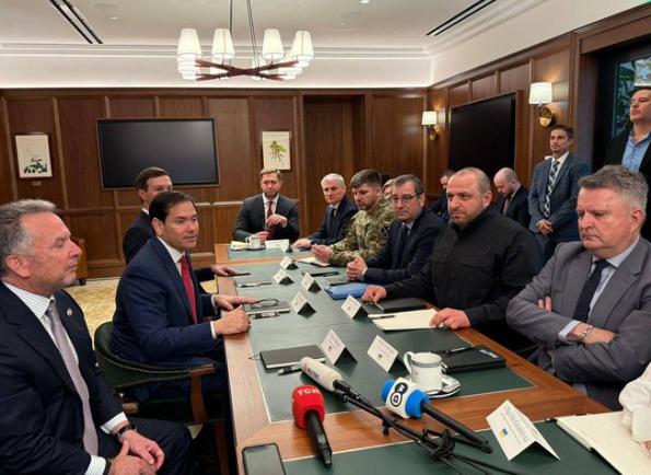 【乌克兰代表团与美方就实现公正和平的步骤举行的会谈已在美国开始。 】