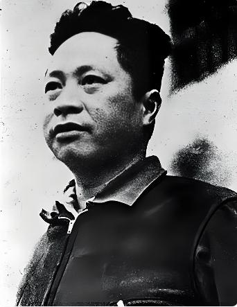 【叶挺街头撕港币】
 
南昌起义失败后，叶挺和聂帅辗转来到香港寻找党组织。
叶拿