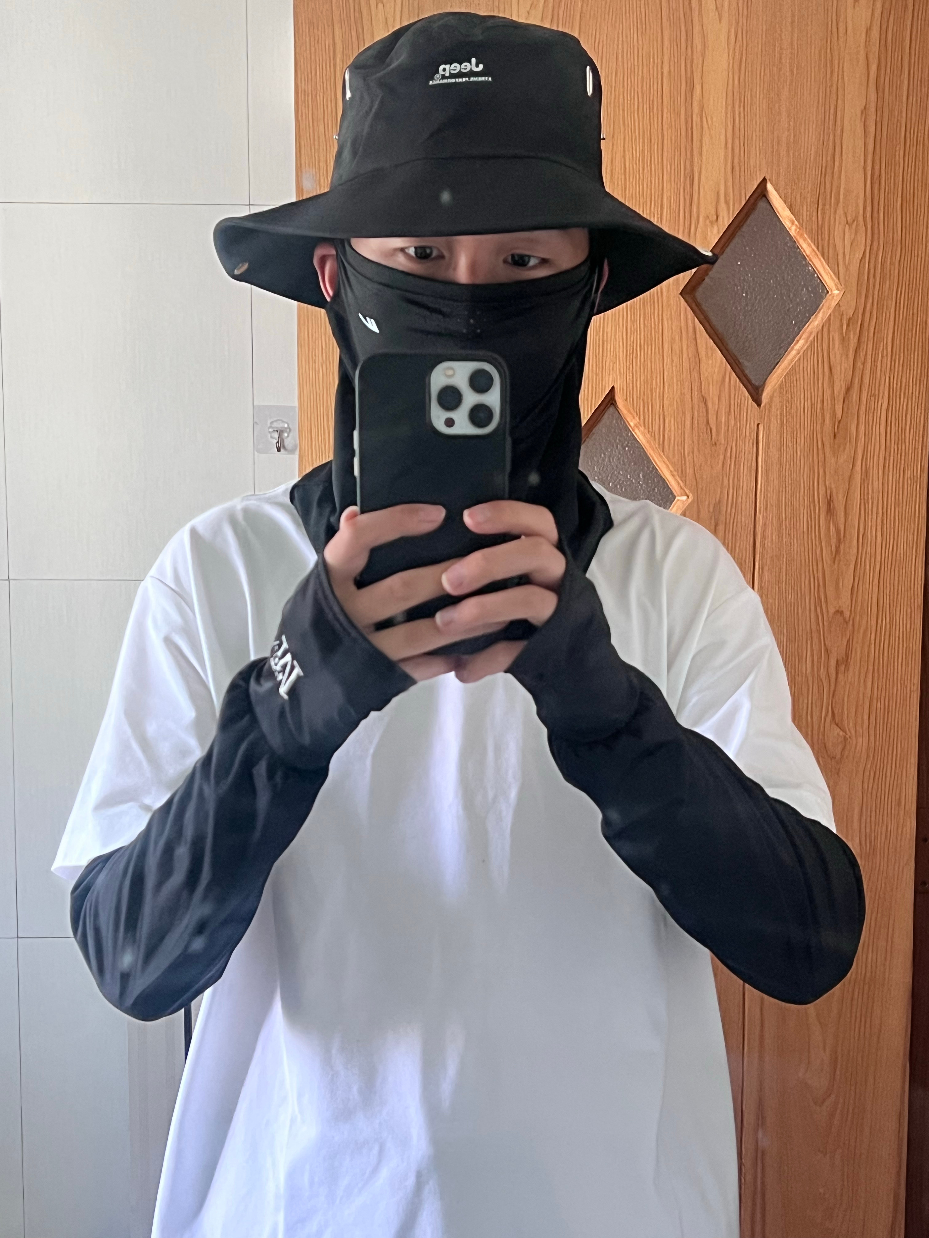 以后出门真要做好防晒，最近出去的有点频繁，感觉已经晒黑了[苦涩][苦涩][苦涩]