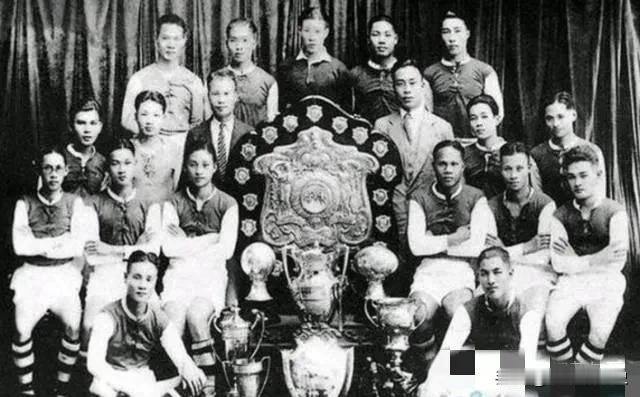 1913年到1934年，
远东国际运动会，
中国足球。
22年间连夺9届冠军。
