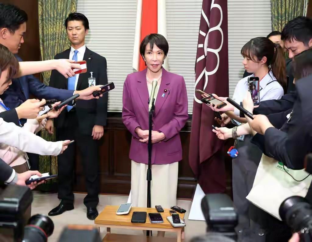 日本为什么不害怕中国又为什么非得要搞事儿呢？
其实整个日本民族全体国民就有一个很