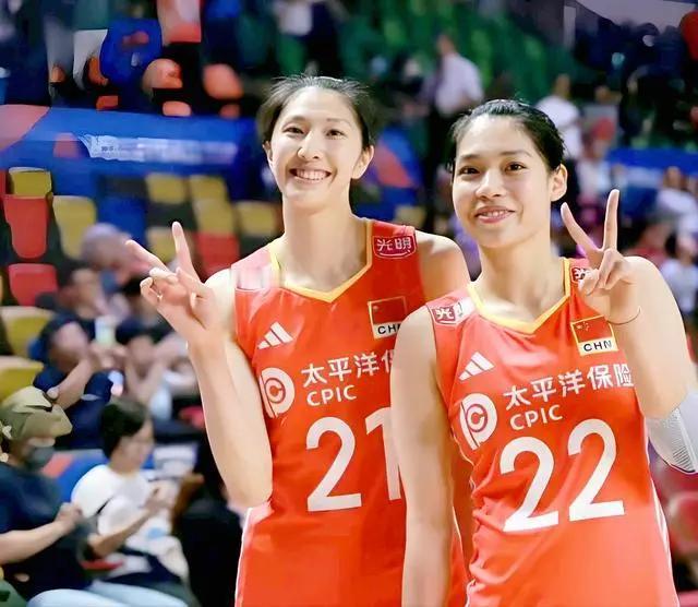 中国女排主攻线重创奥运资格前景堪忧!
5月25日官宣，吴梦洁训练中膝伤需手术，确