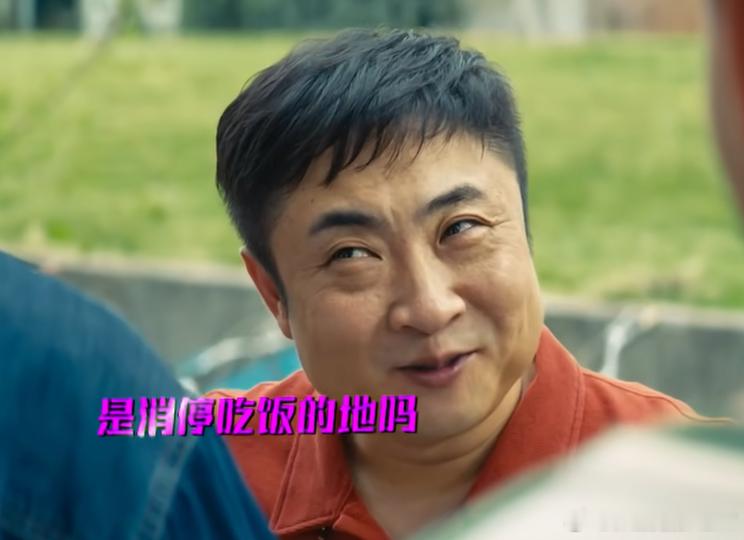 西贝被曝将彻底倒闭 今晚带几个朋友去吃了一家比较有名的地方菜连锁餐厅，刚落座，我