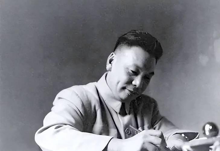 毛人凤去世，妻子说"死了也好"！不久后就和蒋介石侍卫长同居。1955年，毛人凤已