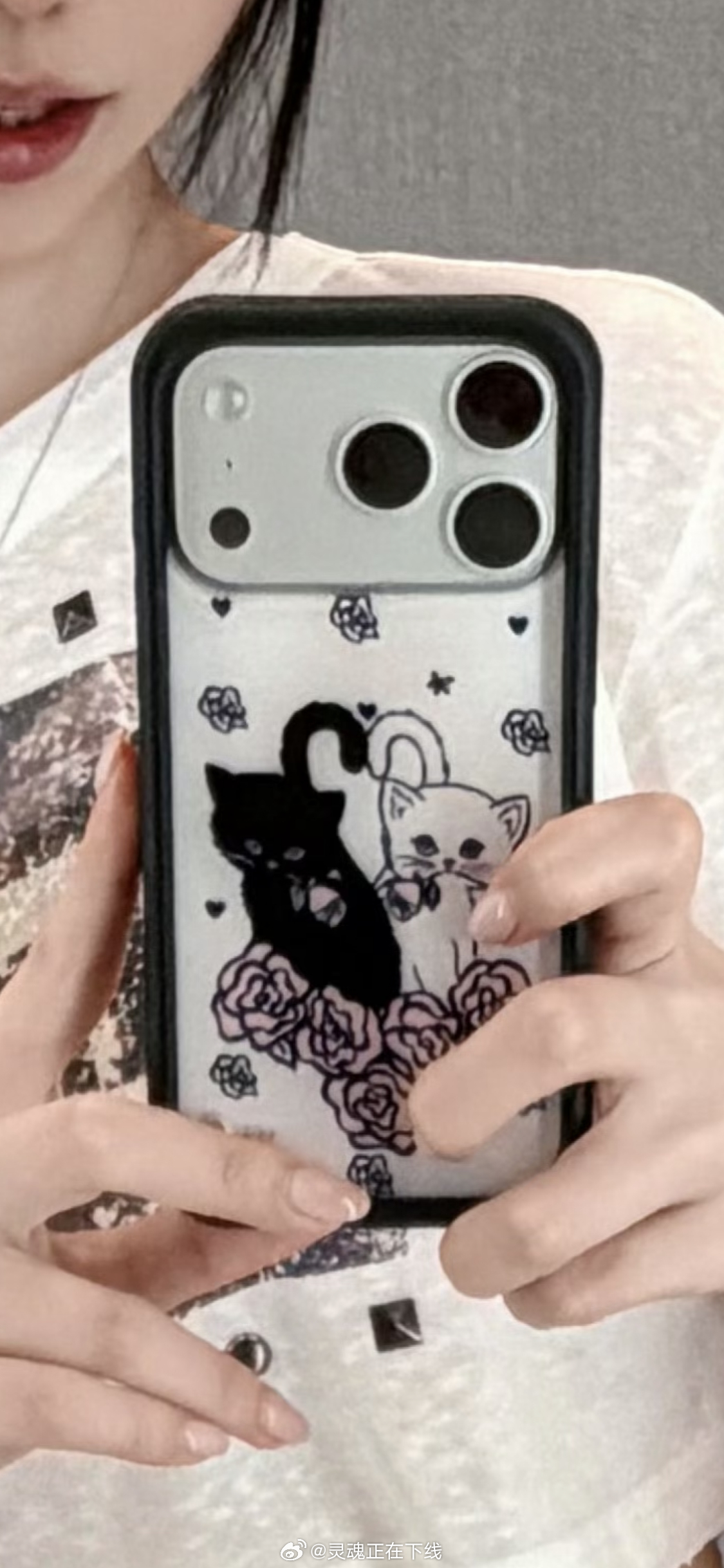 手上的iPhone 17 Pro Max突然又变香了！苹果将涨价