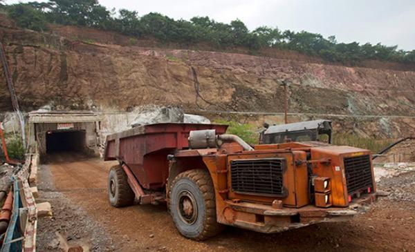 “给中国不给我”，美国拿救命药威胁赞比亚：不满足关键矿产要求就断供
      