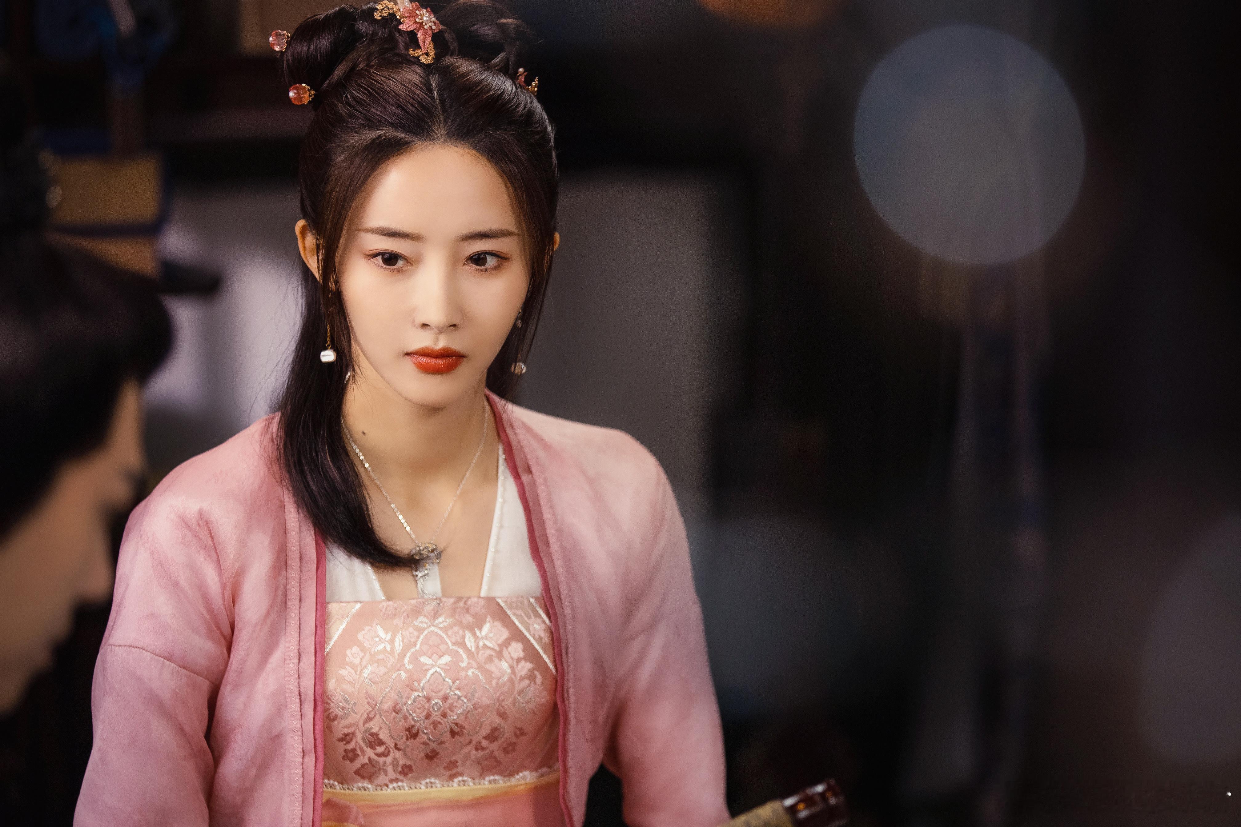 盼来了盼儿的美照📷听李掌柜说，这几个媒案很有趣哦～明媒善娶14集五个媒案 ​​