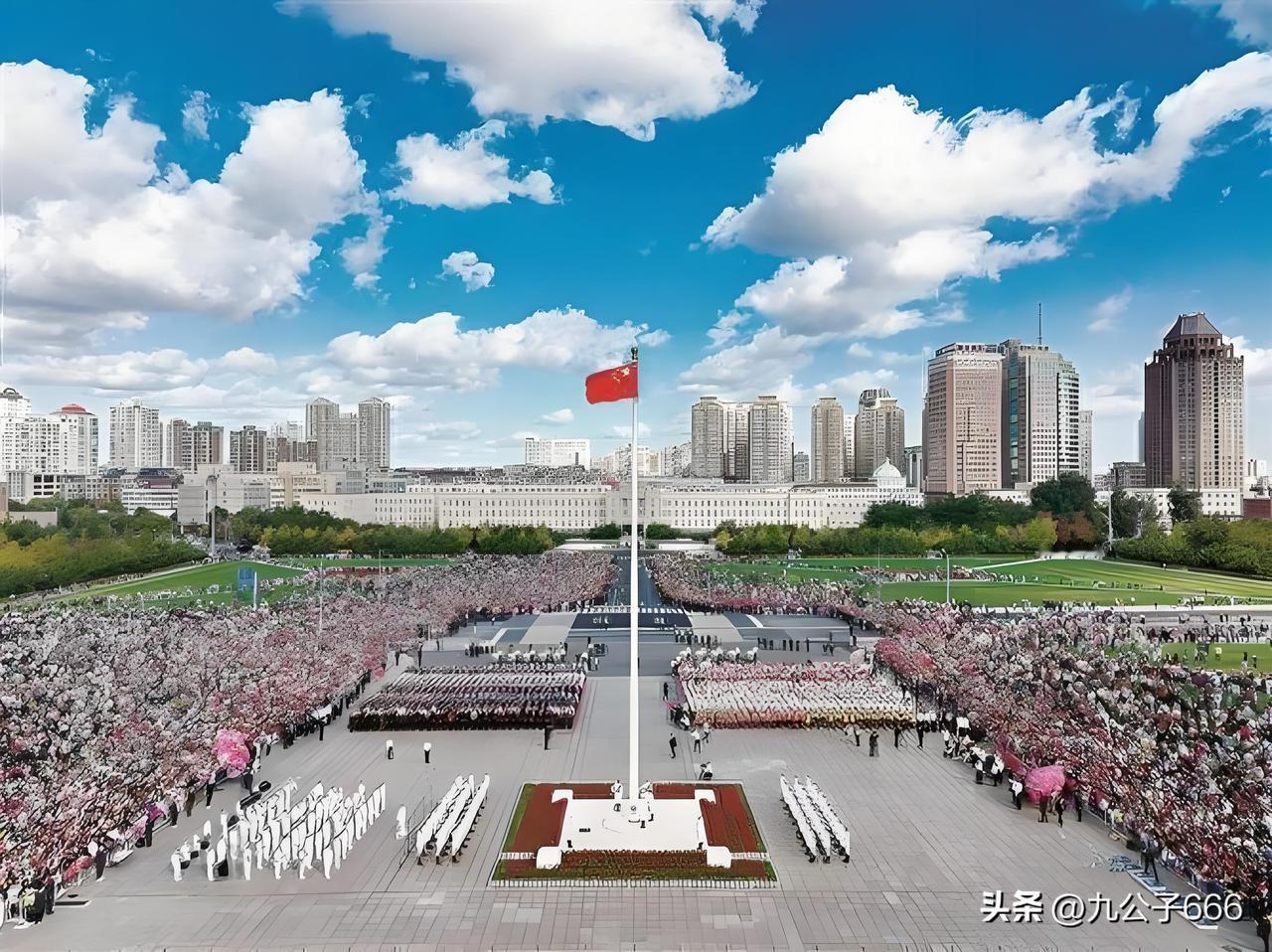 大连算东三省最繁华的城市

1、大连是东北唯一一个gdp万亿城市，经济发展势头不