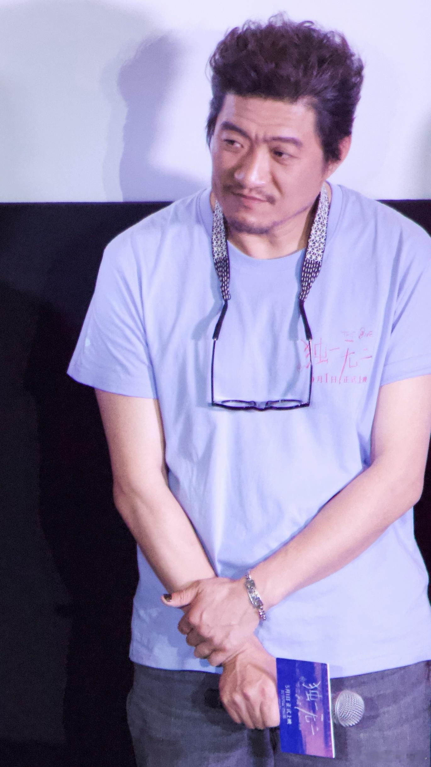 陈明昊涂指甲了？ ​​​