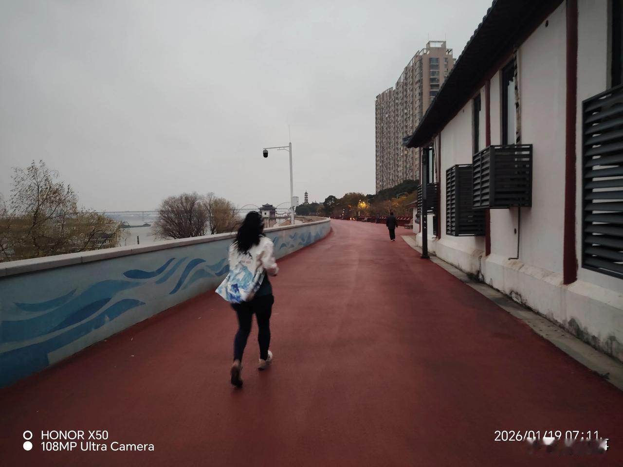 你觉得中年人的压力主要来自哪里压力主要是来自工作