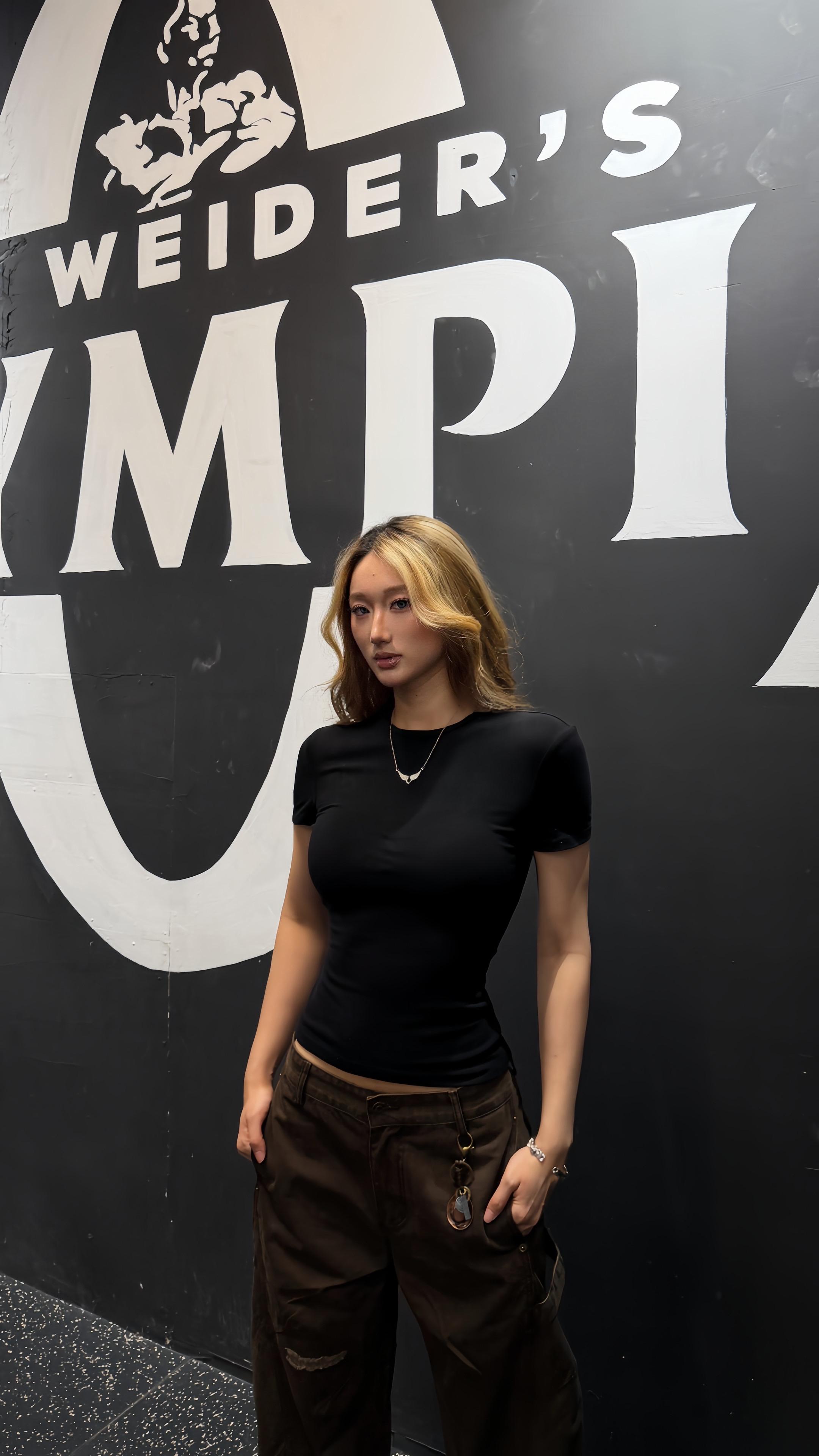 松开改造他人的手 转而雕刻自己的灵魂。