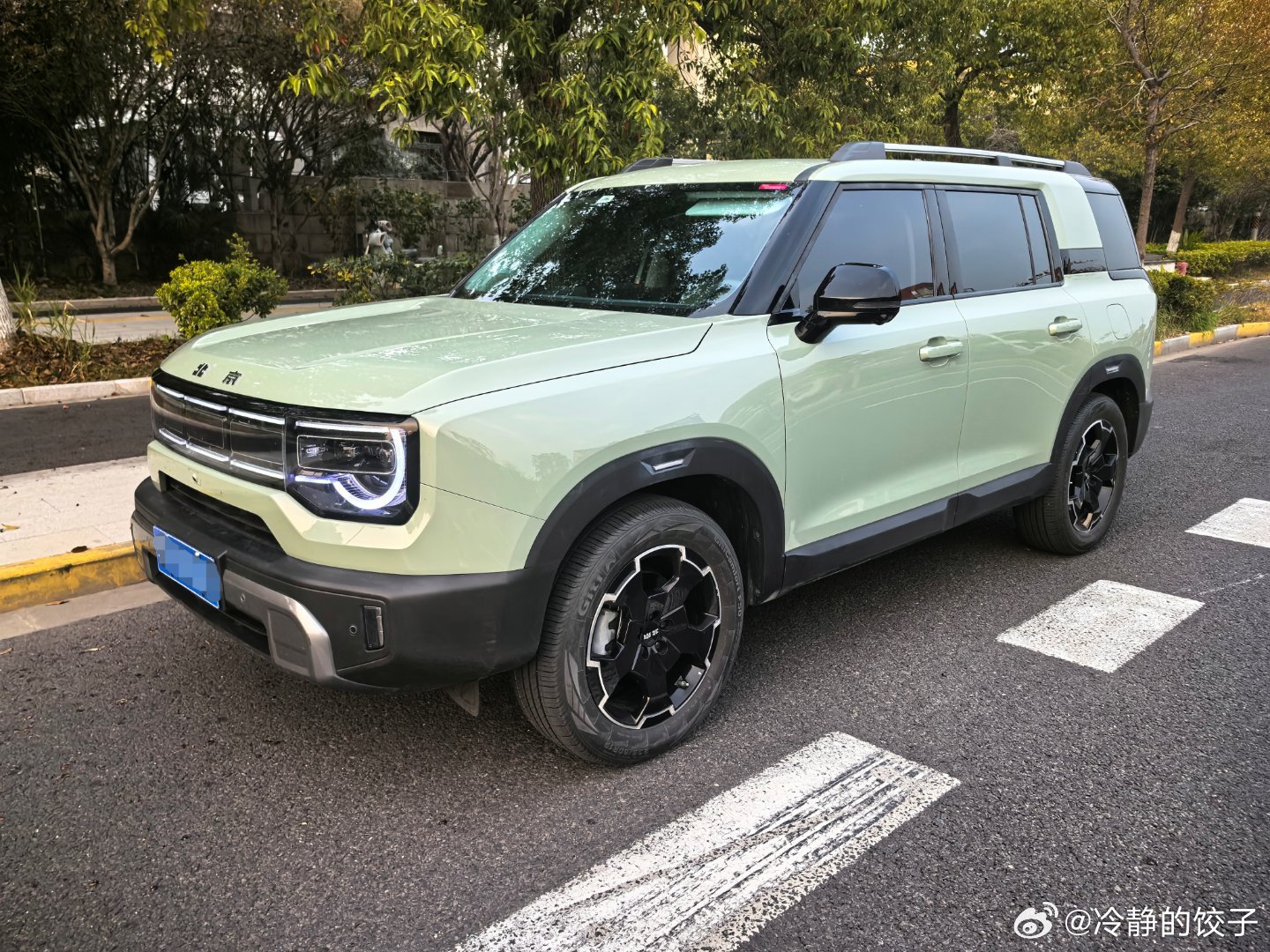 底盘工程师走心评测——北汽BJ30e今天简单开了开一辆销量还不错的混动方盒子，聊