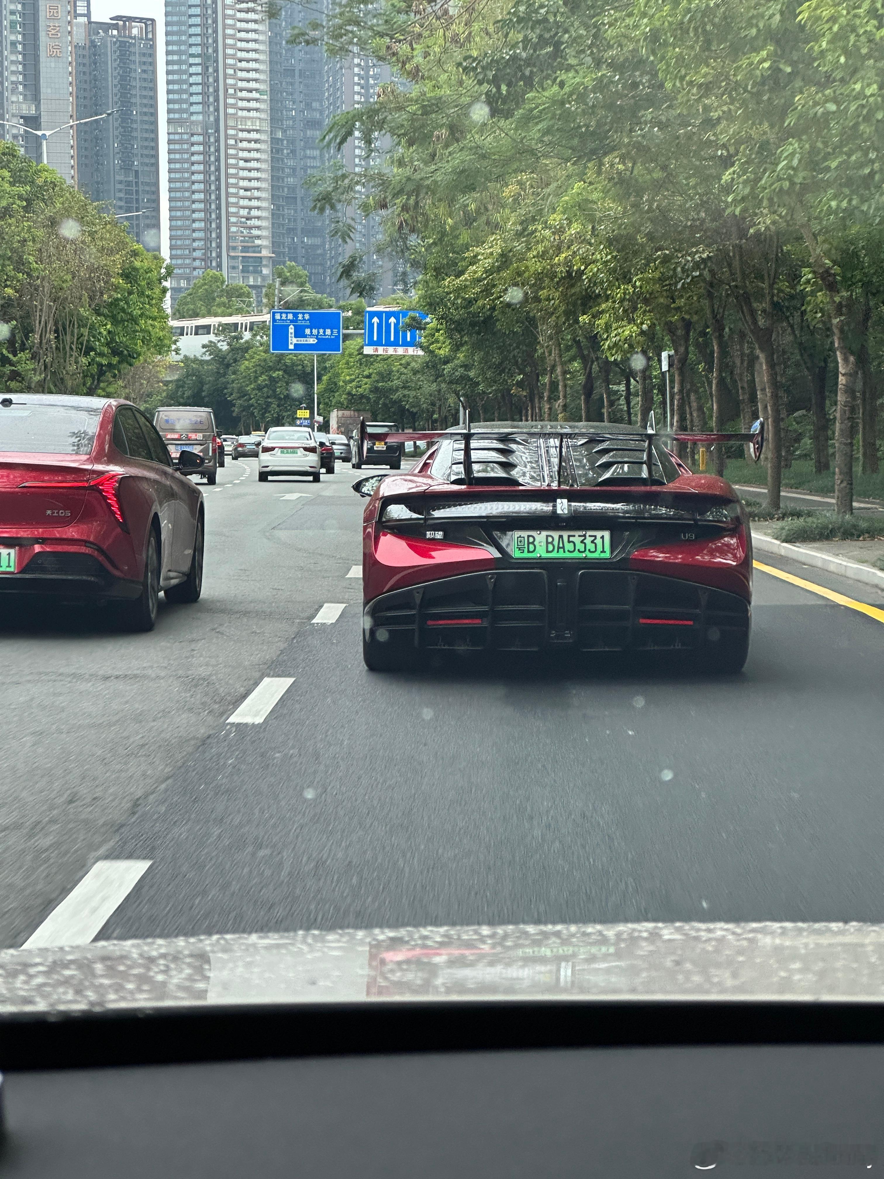 国产超跑确实吸睛[good]特别是车头灯识别度相当高汽场全开全民拍车  ​​​