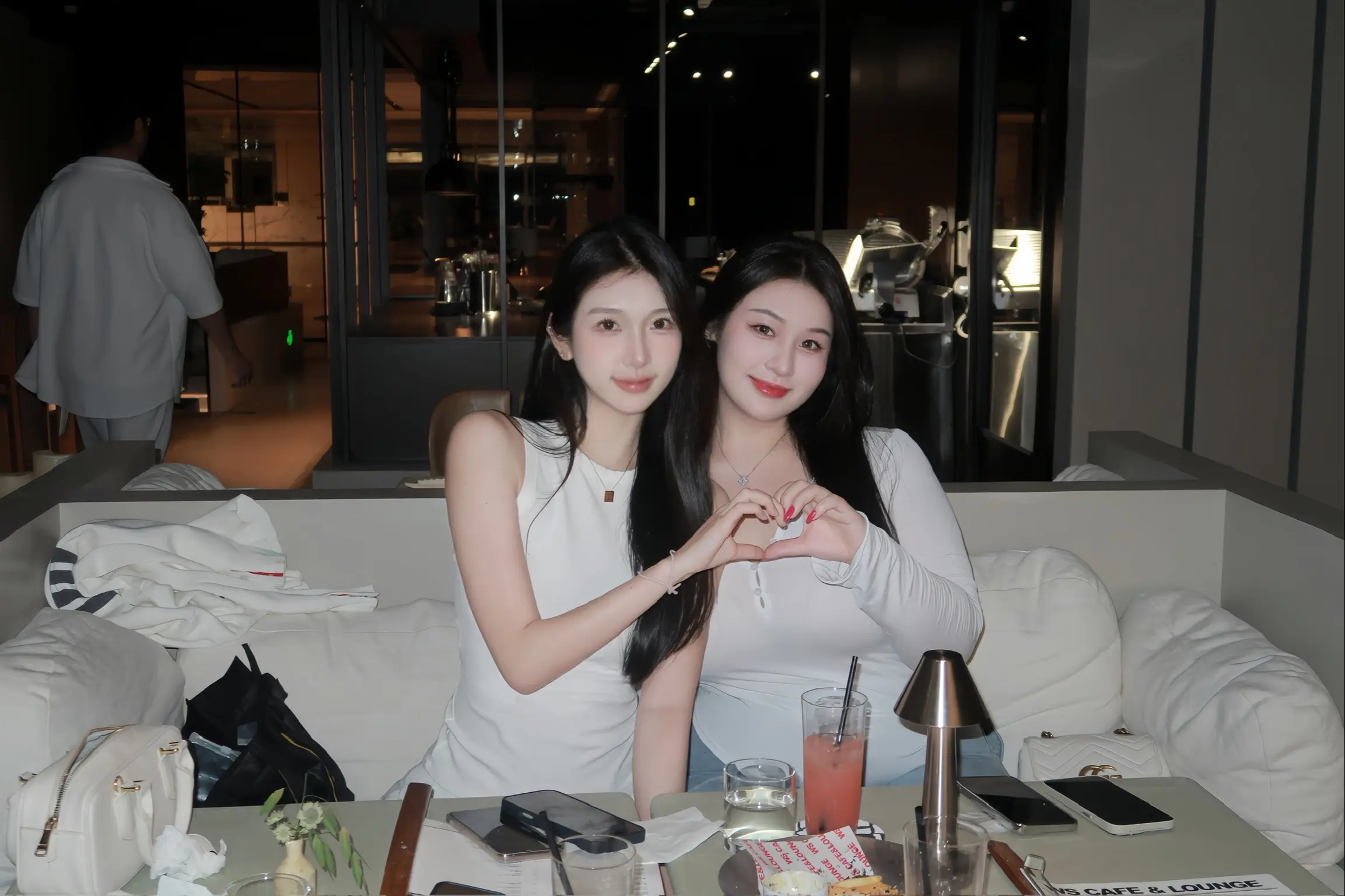 每天开心就会每天漂亮。