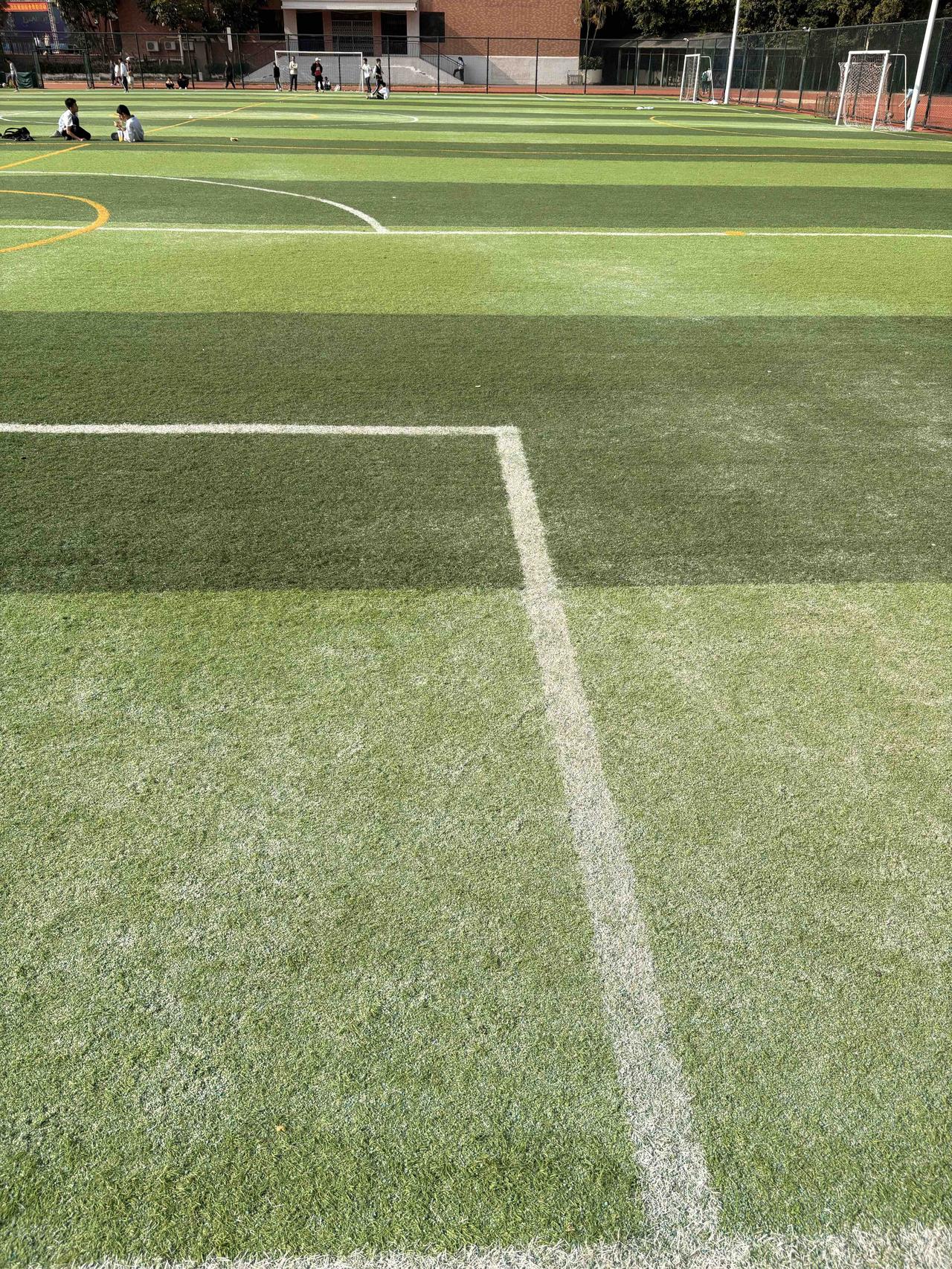 我来谈谈什么东西，最应该涨价！
衣服，鞋子！
为什么呢？
因为做衣服做鞋子需要大