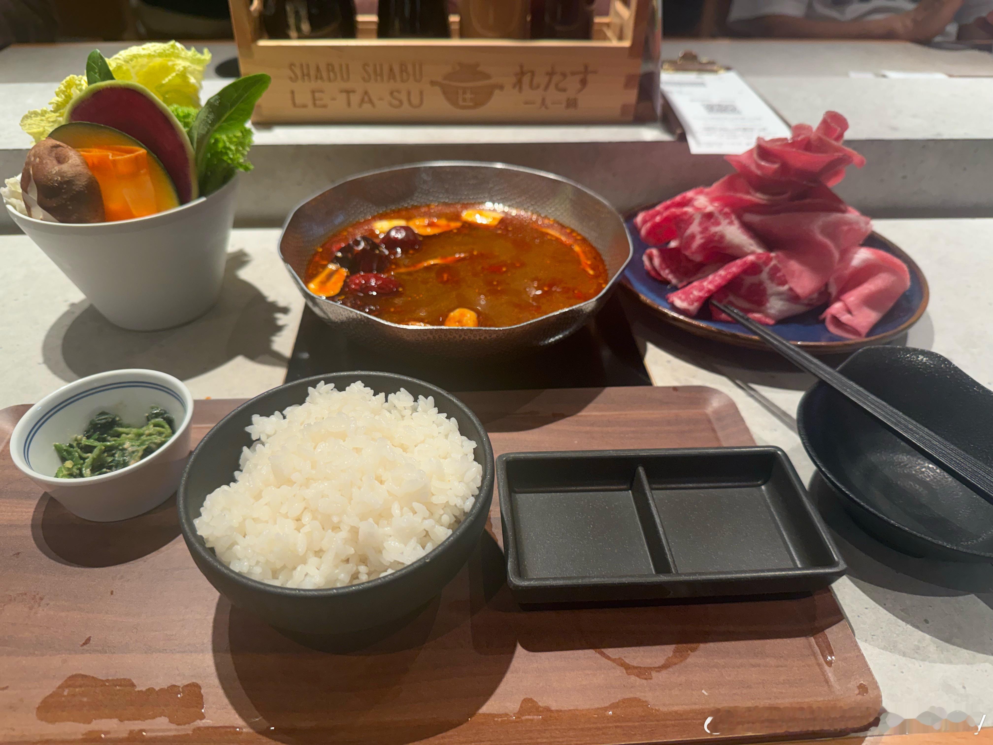 肚子吃的饱饱的很肥美呀 