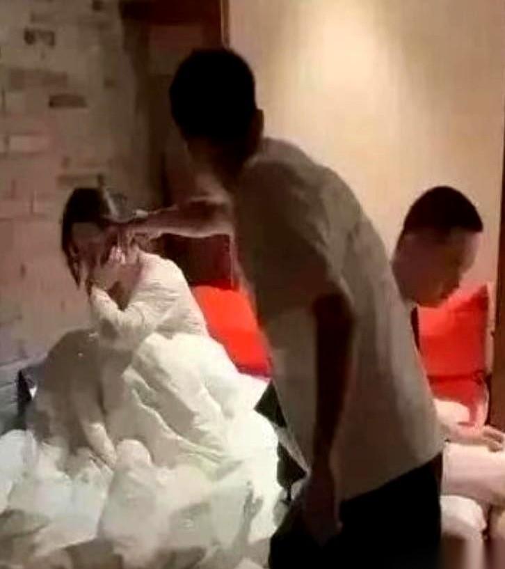 “活该坐牢！”这句话，法院一审直接甩了出来，给山东淄博的路某某头上扣了个“敲诈勒