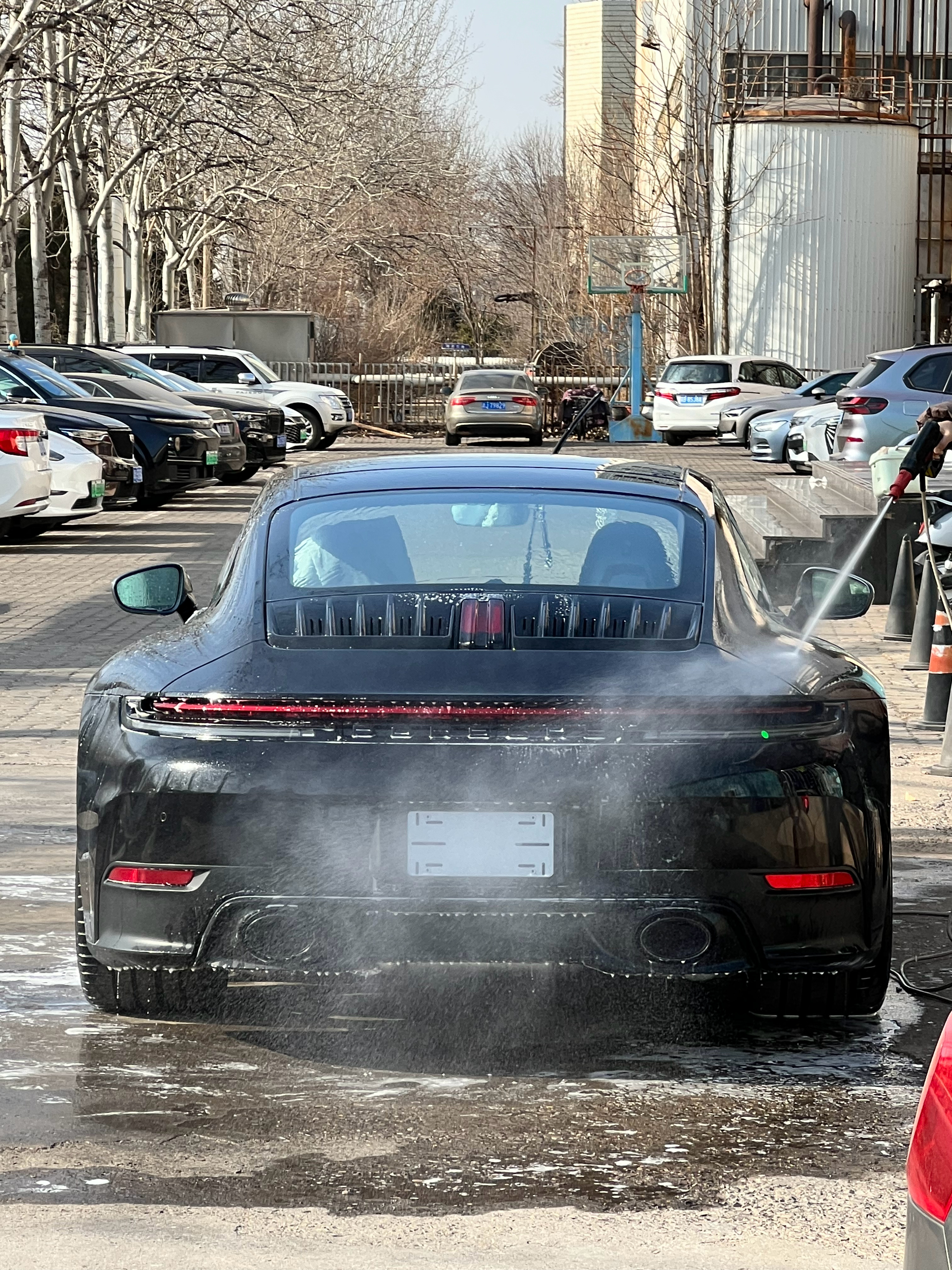 洗白白，进展厅再过一周 我们差不多就放假了如果有需要买车的。早点联系啊当然了，如