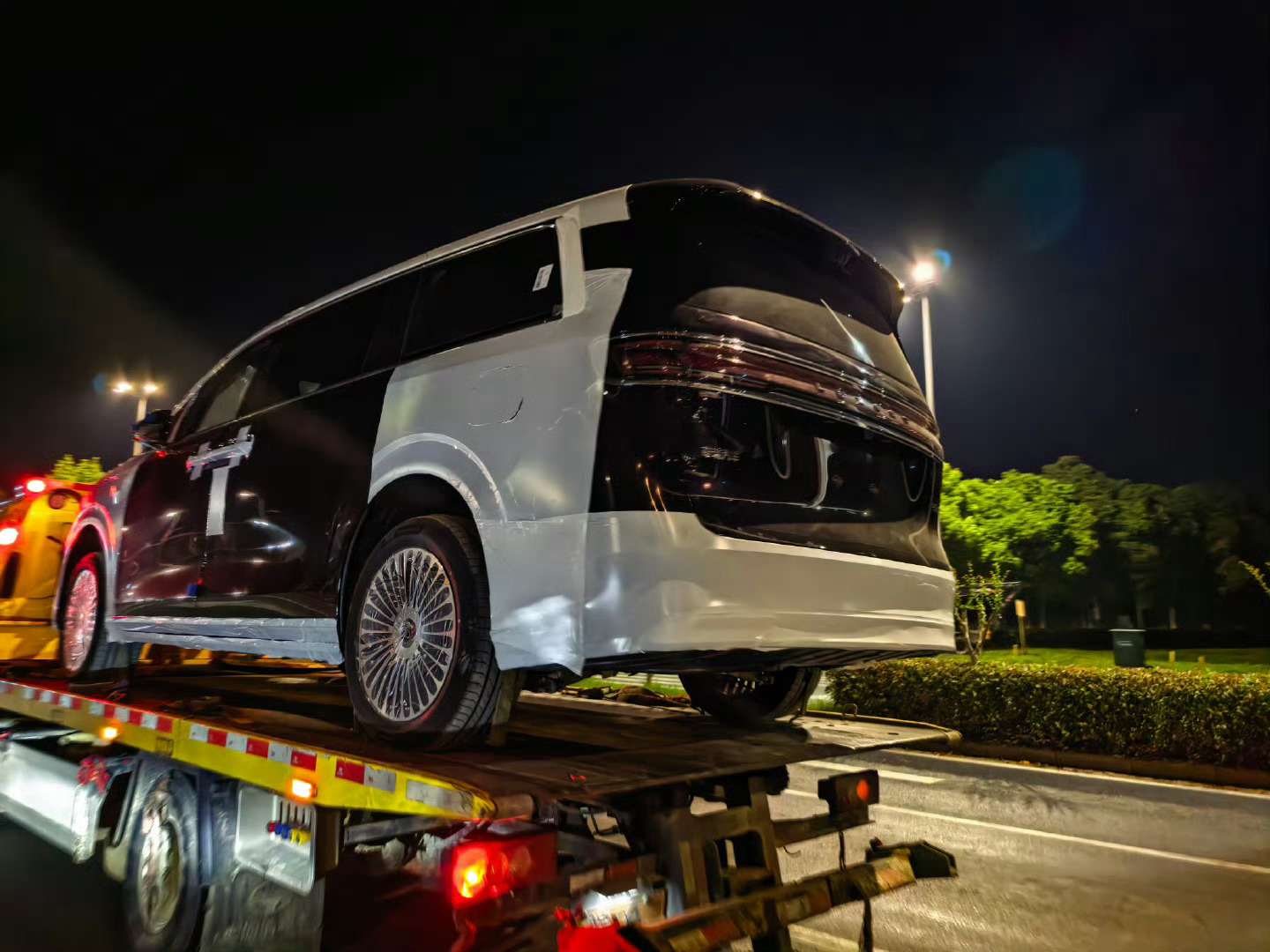 智界V9的试驾车正在运往全国各地智界V9可能是需要智界背水一战的一款车型，不容有