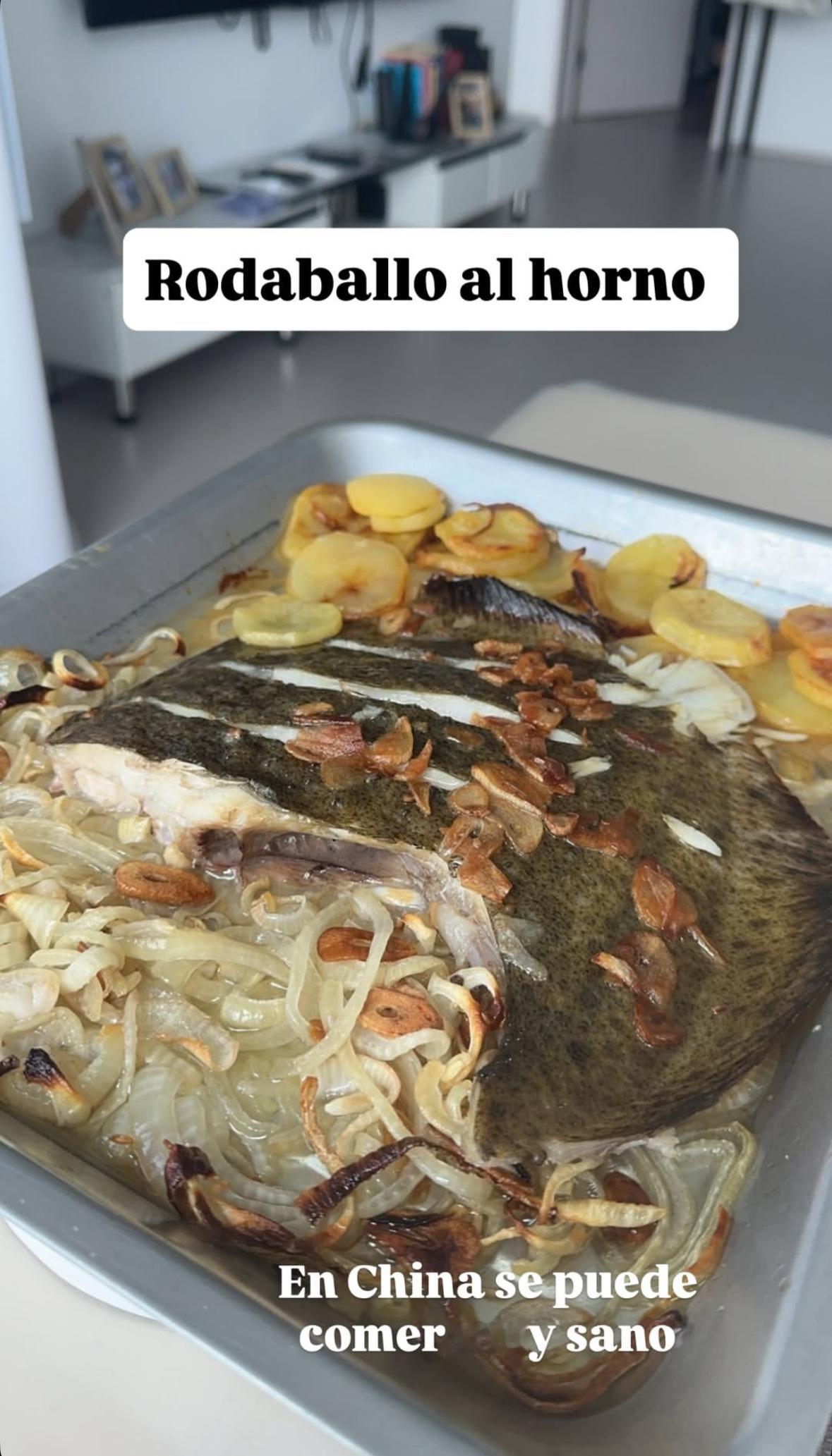 助教洛佩斯今日更新ins story 晒自己在沈阳的家做的美食晒李宁送的球鞋 辽