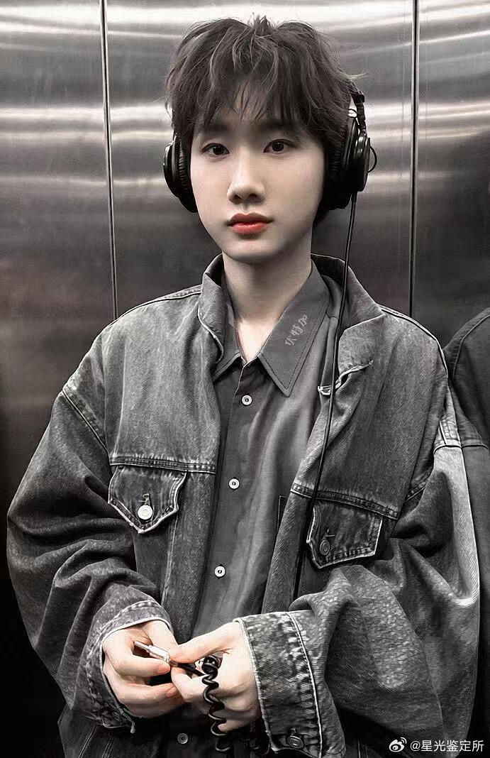 汪苏泷你最近好吗好好听 从青春听到现在，他的歌始终陪着成长。不是情怀滤镜，是那些