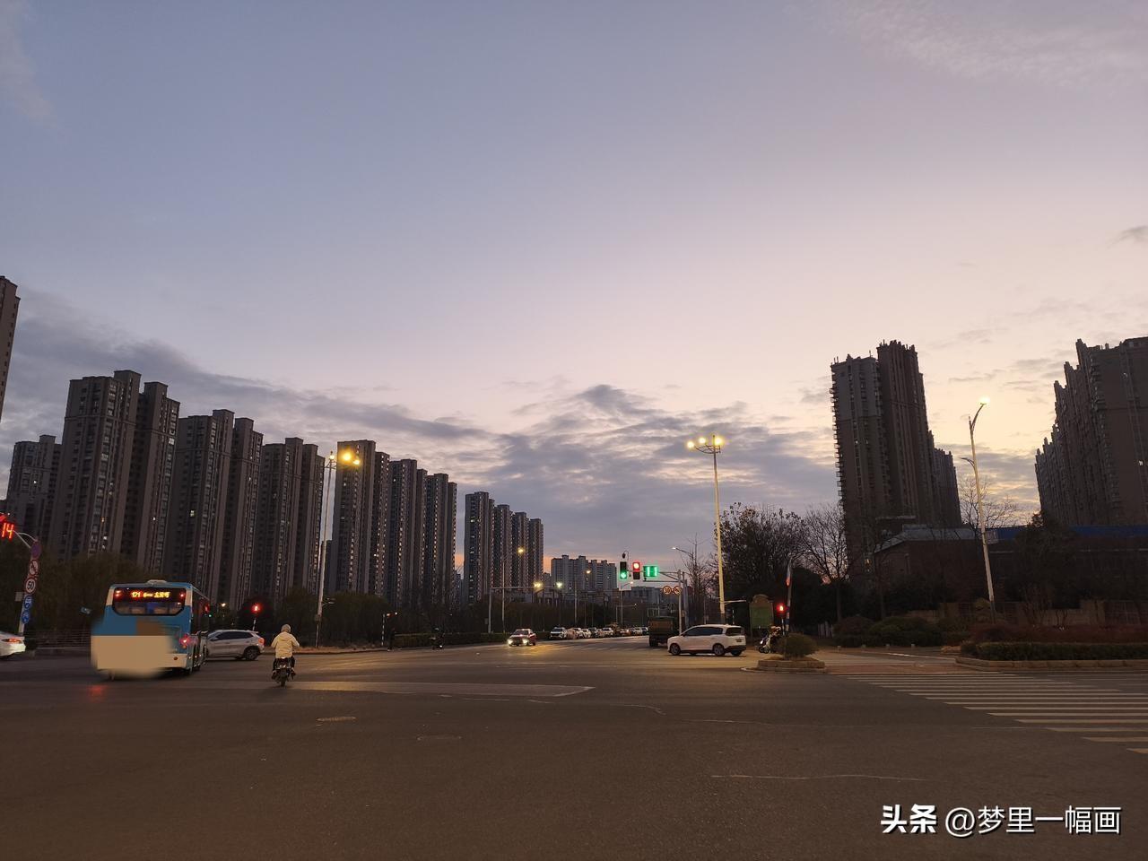 如果一个小区的物业每年都重新换人？大概率是什么原因呢？这种现象普通居住人可能会想