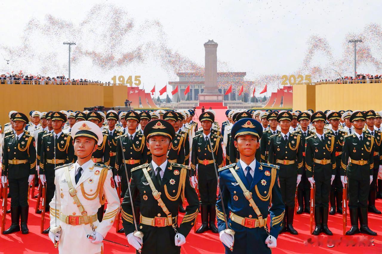 听说本次阅兵过于保守了，很多大杀器并没有亮出来，如果全部拿出来，西方媒体全部都得