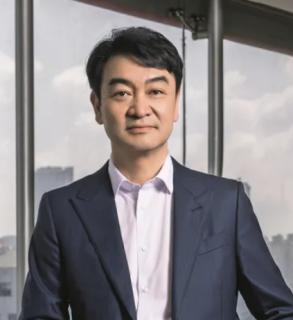 为了报效祖国、“美国总统奖”候选人，放弃“终身教授”名誉，回国经商，赚2.6亿成