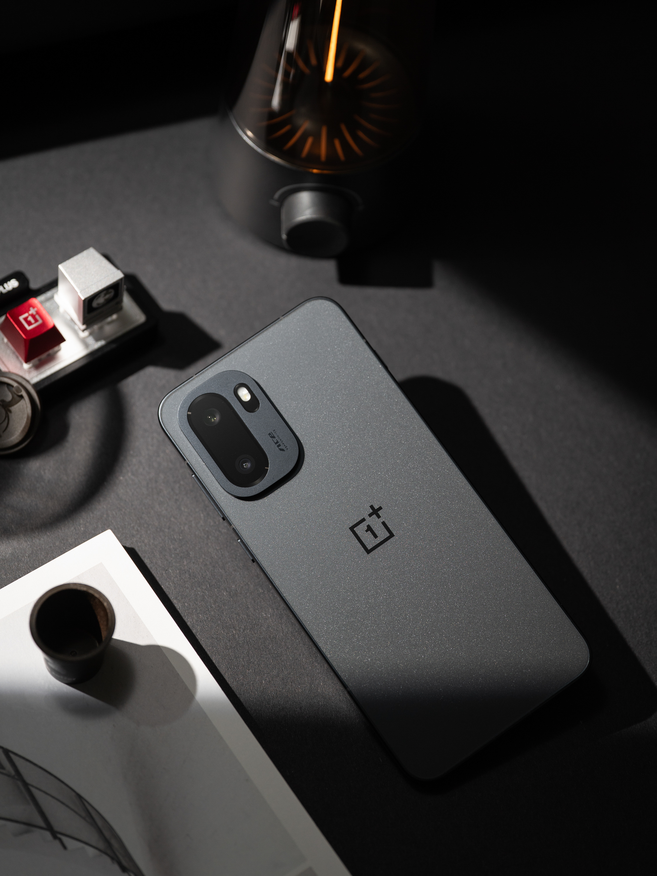 它，今日开售了。我，今日重发下。每个产品有它自己的侧重方向去面向不同的人群，挺好