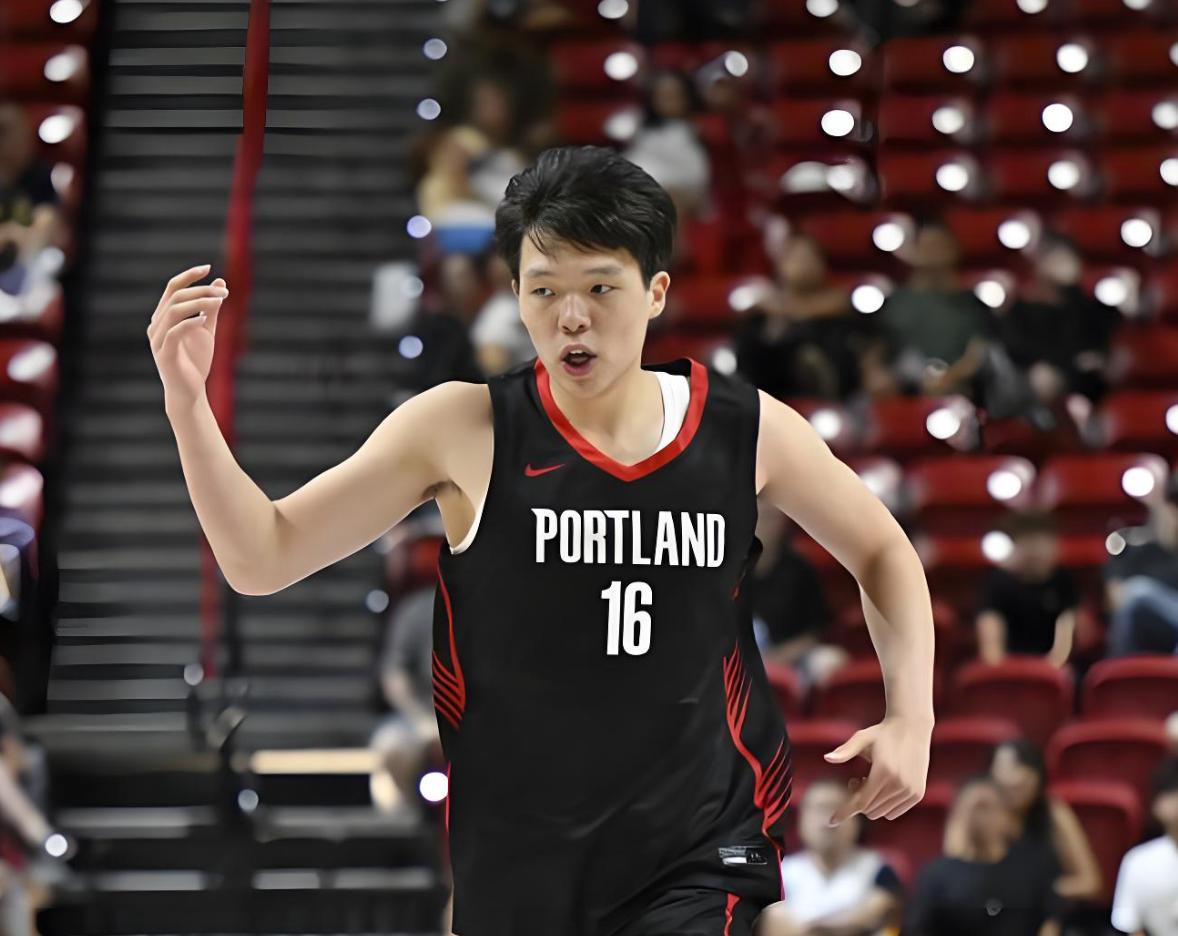 麦穗丰：杨瀚森大概率是开拓者第3中锋！
NBA 季前赛，开拓者客场 110-98